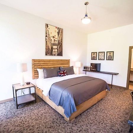Okoboji Commons Hotel ภายนอก รูปภาพ