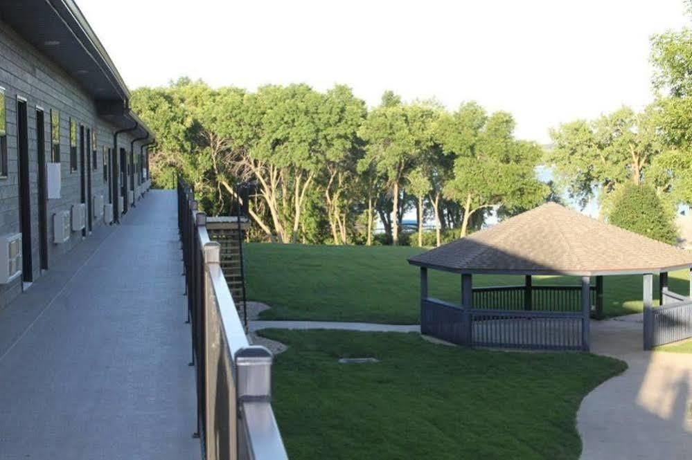 Okoboji Commons Hotel ภายนอก รูปภาพ